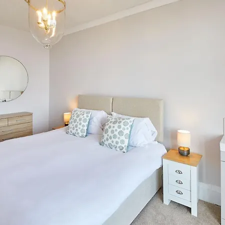 Host & - 4 Metropole Towers Apartment Whitby