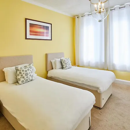 Host & - 4 Metropole Towers *